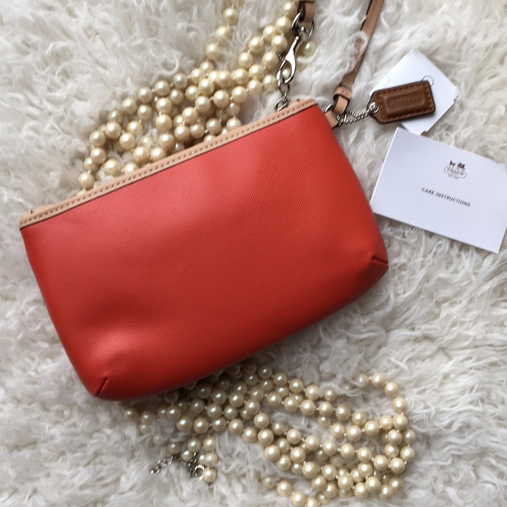 NWT • COACH • HP Horse & Carriage Leather Wristlet - Picture 8 of 9
